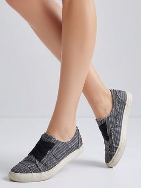 Blowfish Malibu Marley Slip-On Low Top Sneakers Gray stripe  Women’s‎ Size 9
